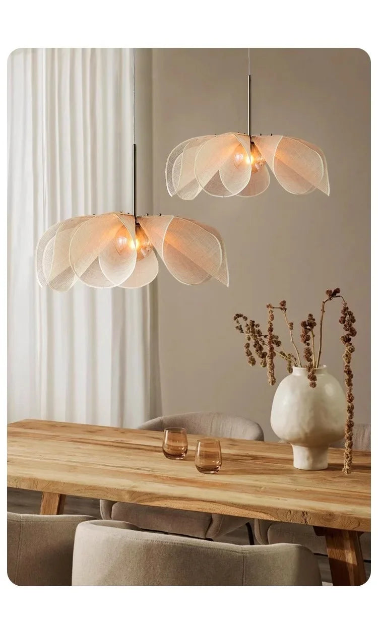 Lámpara colgante LED con flores de tela nórdica