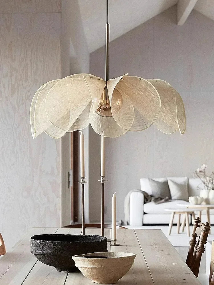 Lámpara colgante LED con flores de tela nórdica