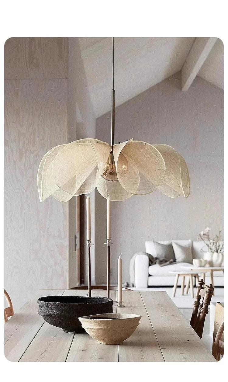 Lámpara colgante LED con flores de tela nórdica